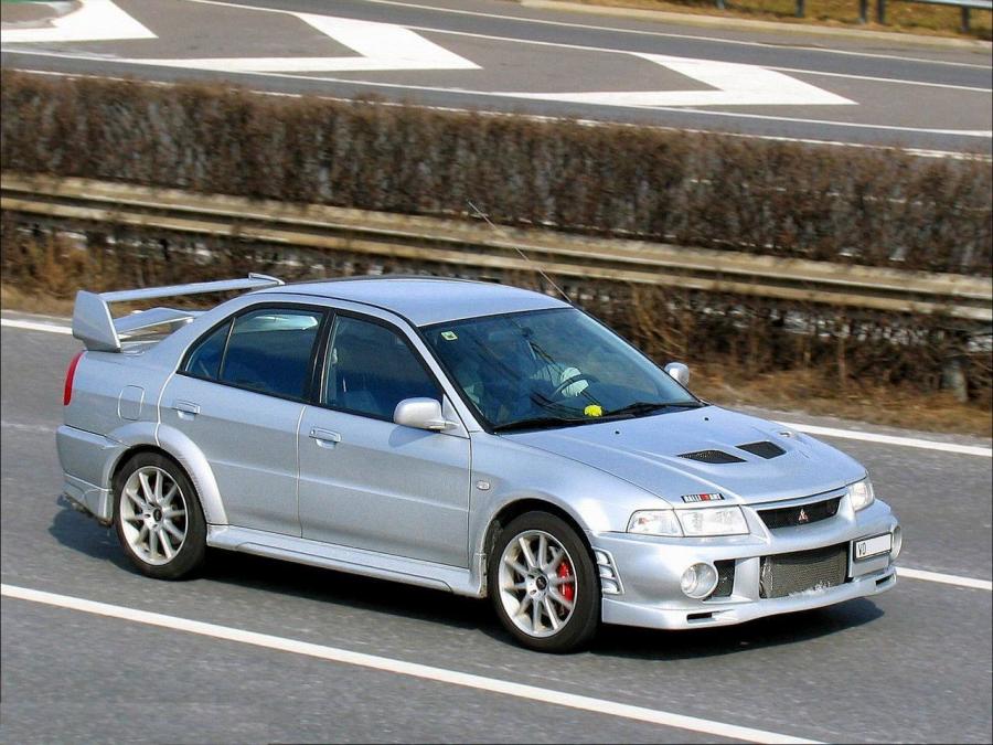  Mitsubishi Lancer Evolution VI 1999 года  (фото 2 из 6)